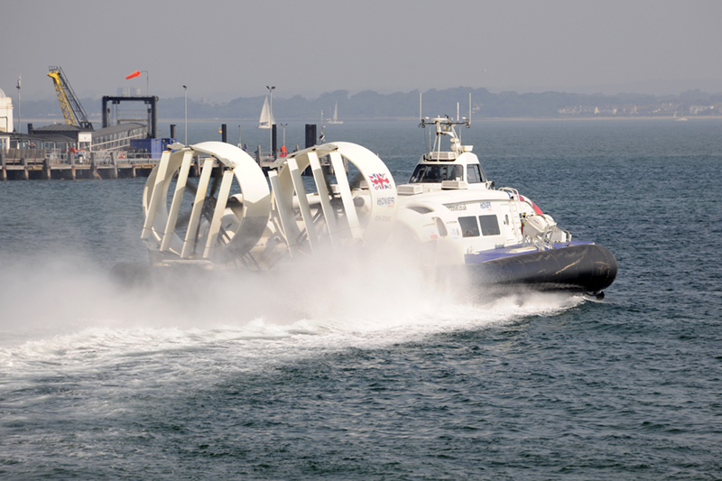 Hovercraft departing Ryde